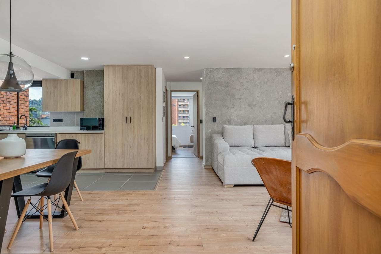 Apartamento en arriendo en El Tesoro, El Poblado, Medellín — foto 3 de 13