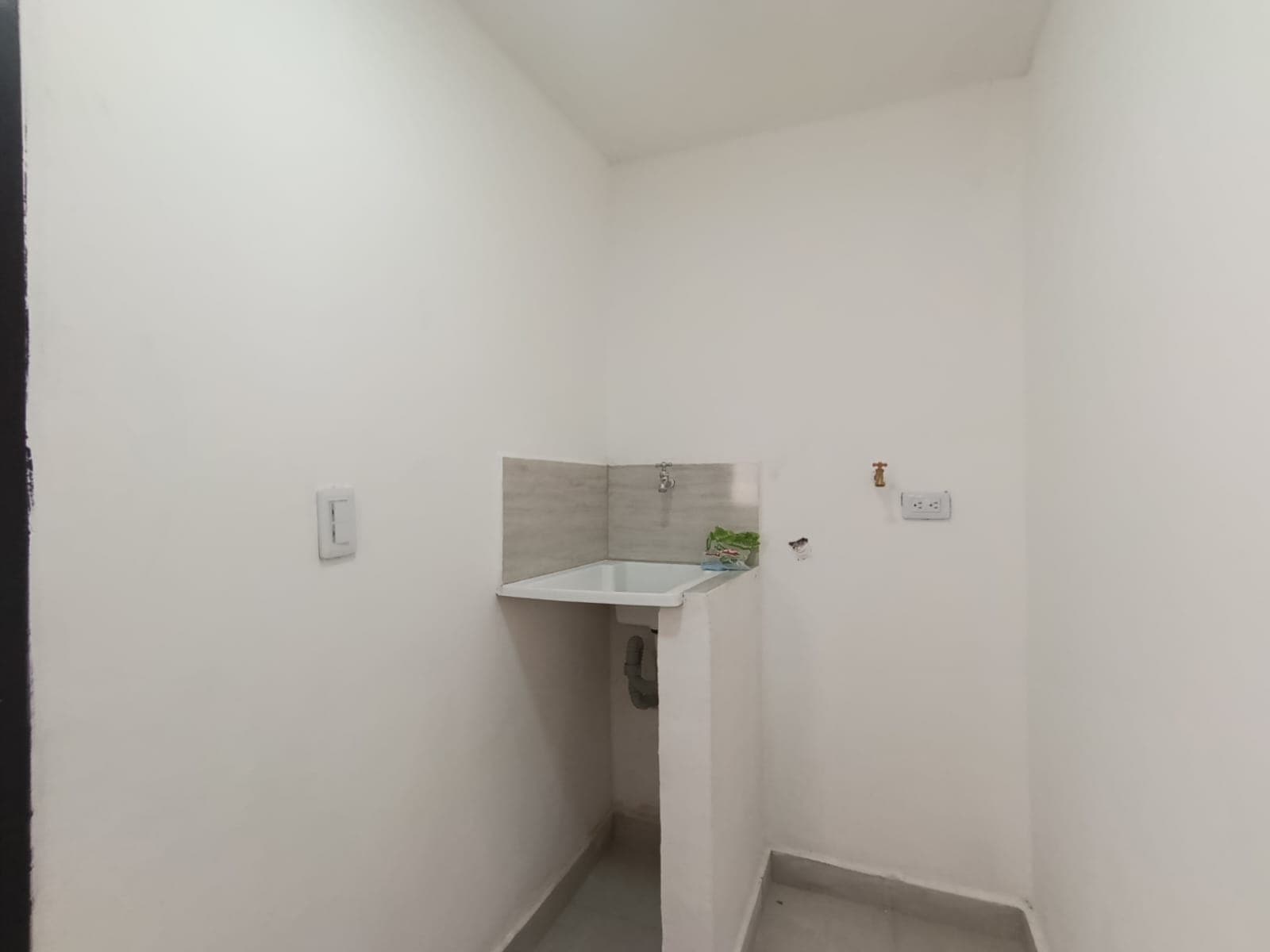 Apartaestudio en arriendo en Boston, Centro, Medellín — foto 2 de 9