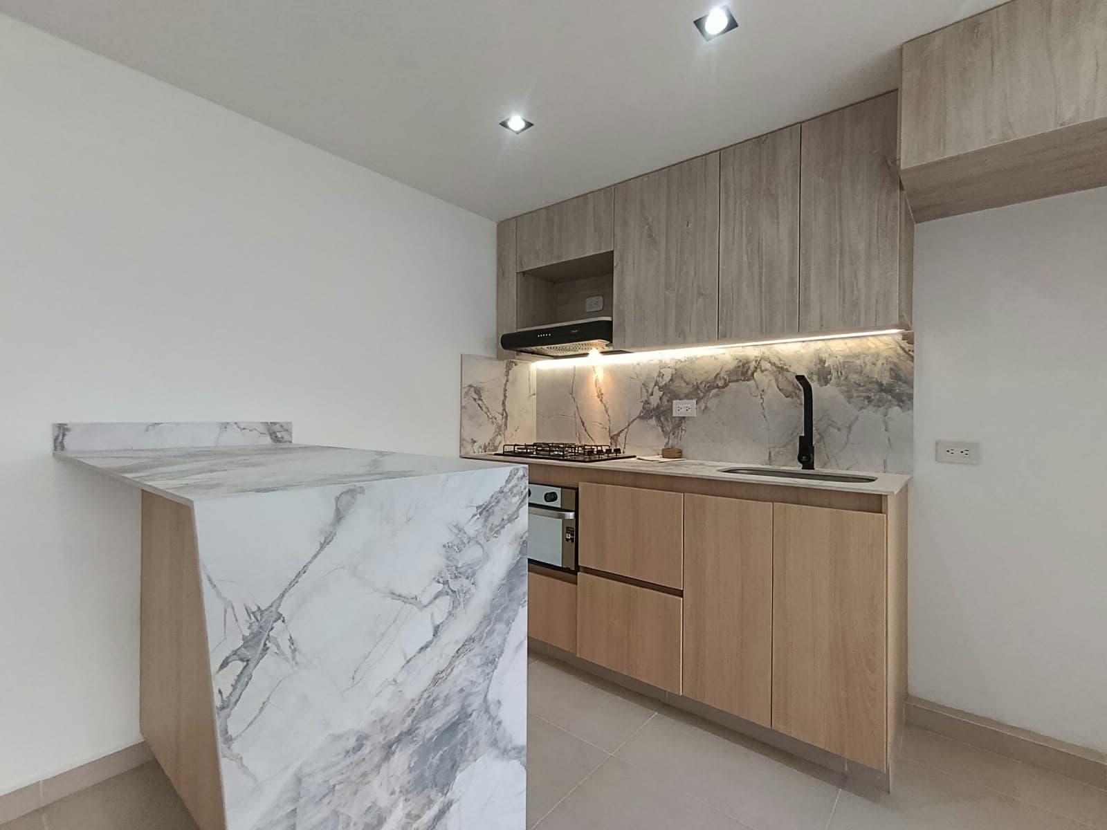Apartamento en arriendo en La Madera, Bello — foto 1 de 16
