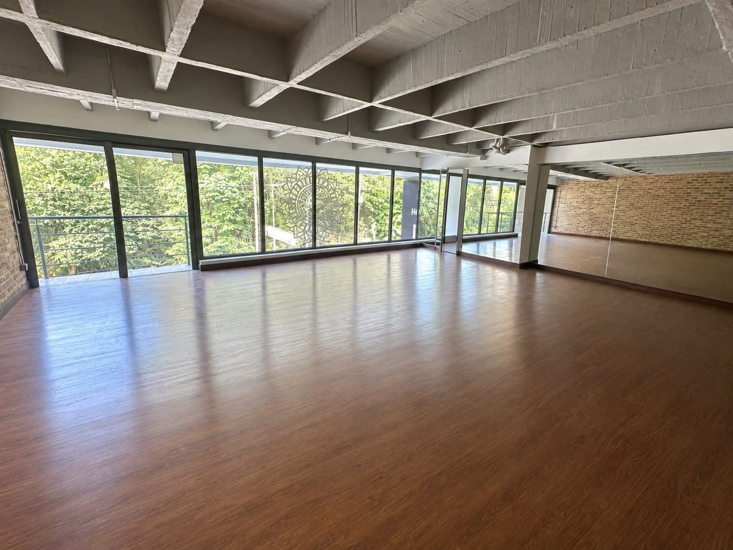 Local en arriendo en Medellín — foto 1 de 20