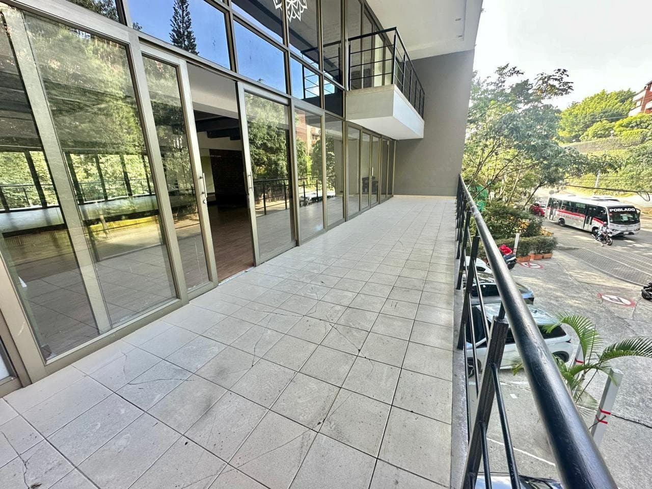 Local en arriendo en Medellín — foto 3 de 20