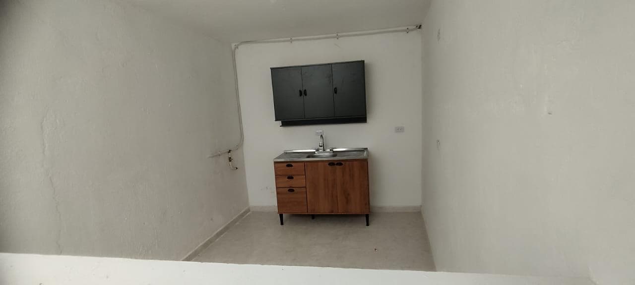 Local en arriendo en Alquerias de la Fragua, Kennedy, Bogotá, D.C. — foto 3 de 9
