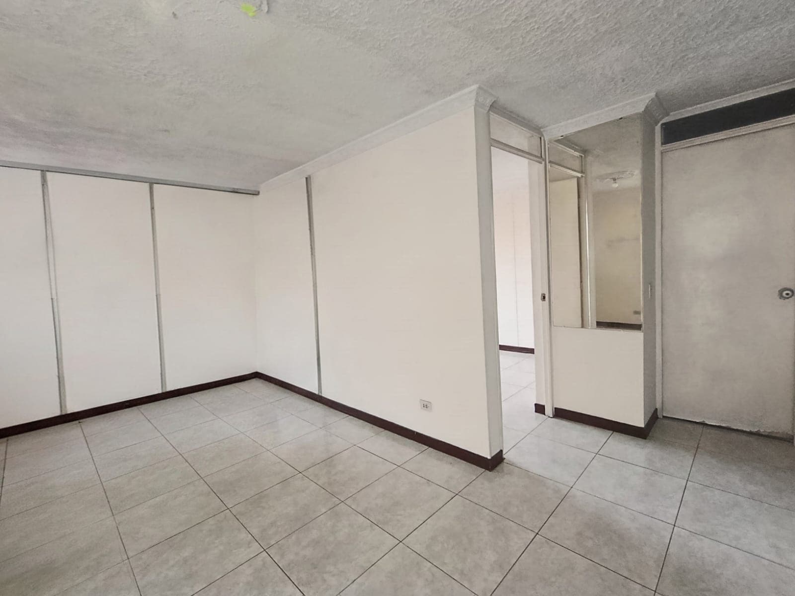 Apartaestudio en arriendo en Normandía Occidental, Engativa, Bogotá, D.C. — foto 1 de 6