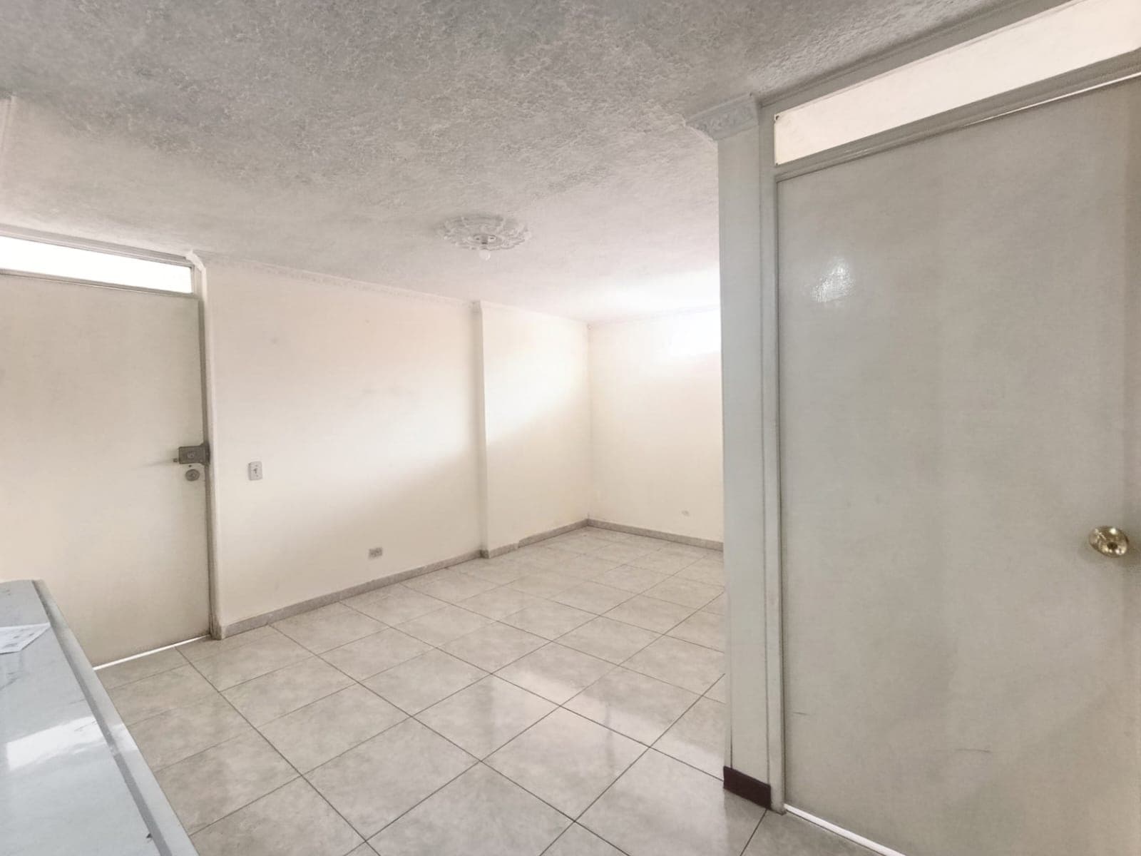 Apartaestudio en arriendo en Normandía Occidental, Engativa, Bogotá, D.C. — foto 2 de 6