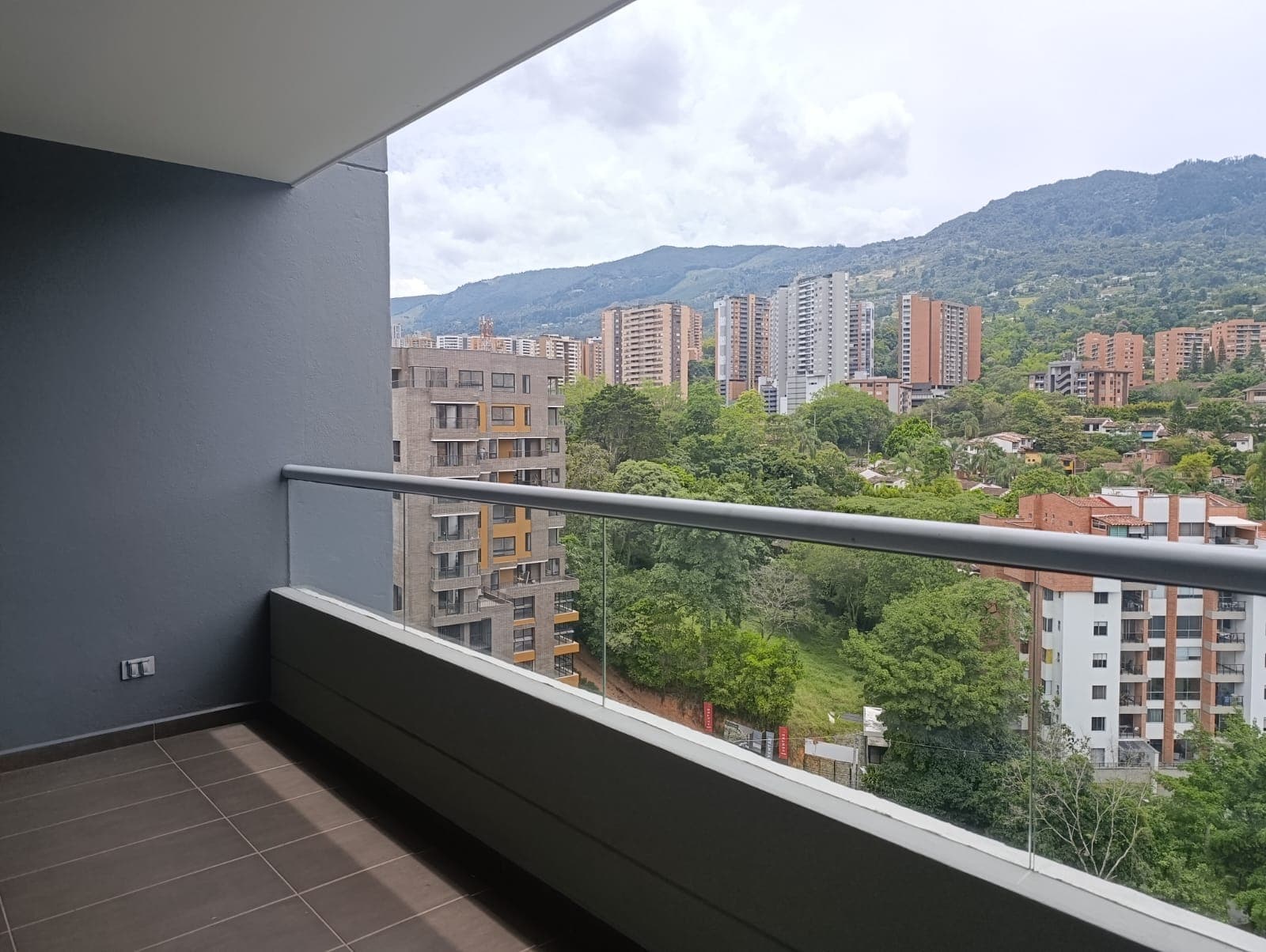 Apartamento en arriendo en Cumbres, Envigado — foto 2 de 20