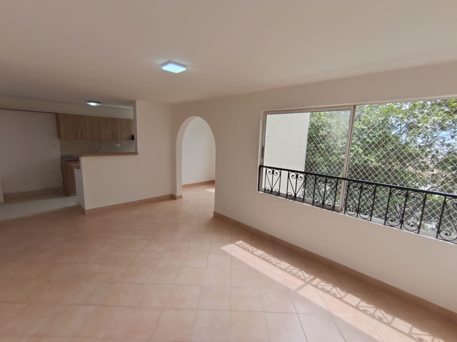 Apartamento en arriendo en Almería, La America, Medellín — foto 2 de 20