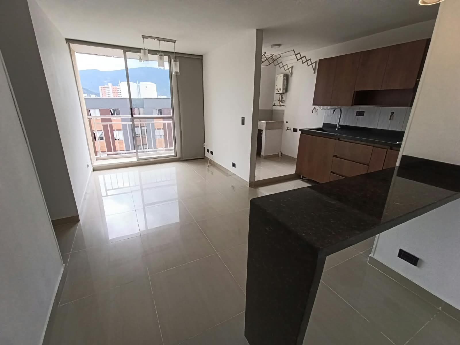 Apartamento en arriendo en Alto de las Flores, Envigado — foto 5 de 14