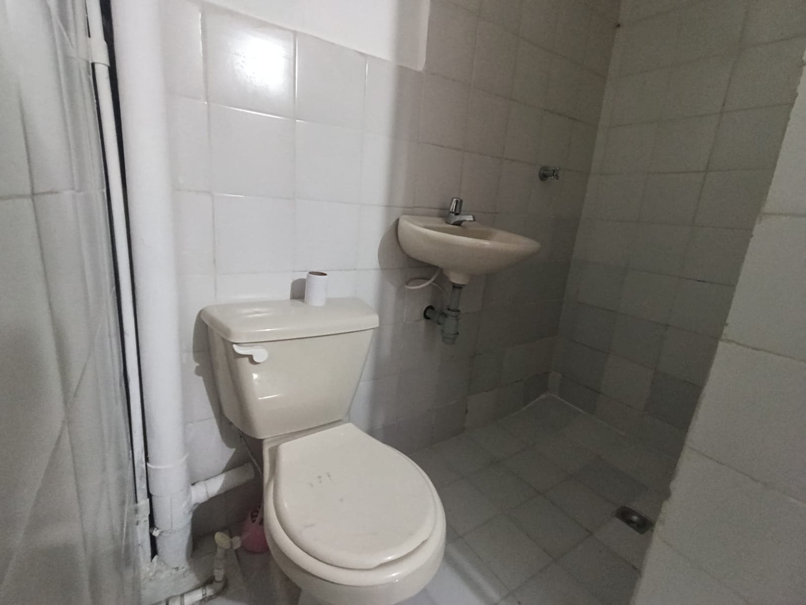 Local en arriendo en Prados de Sabaneta — foto 2 de 11