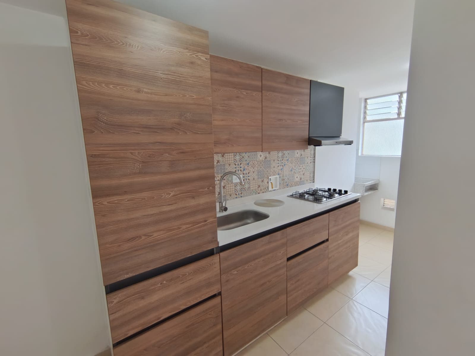 Apartaestudio en arriendo en Almería, La America, Medellín — foto 1 de 11
