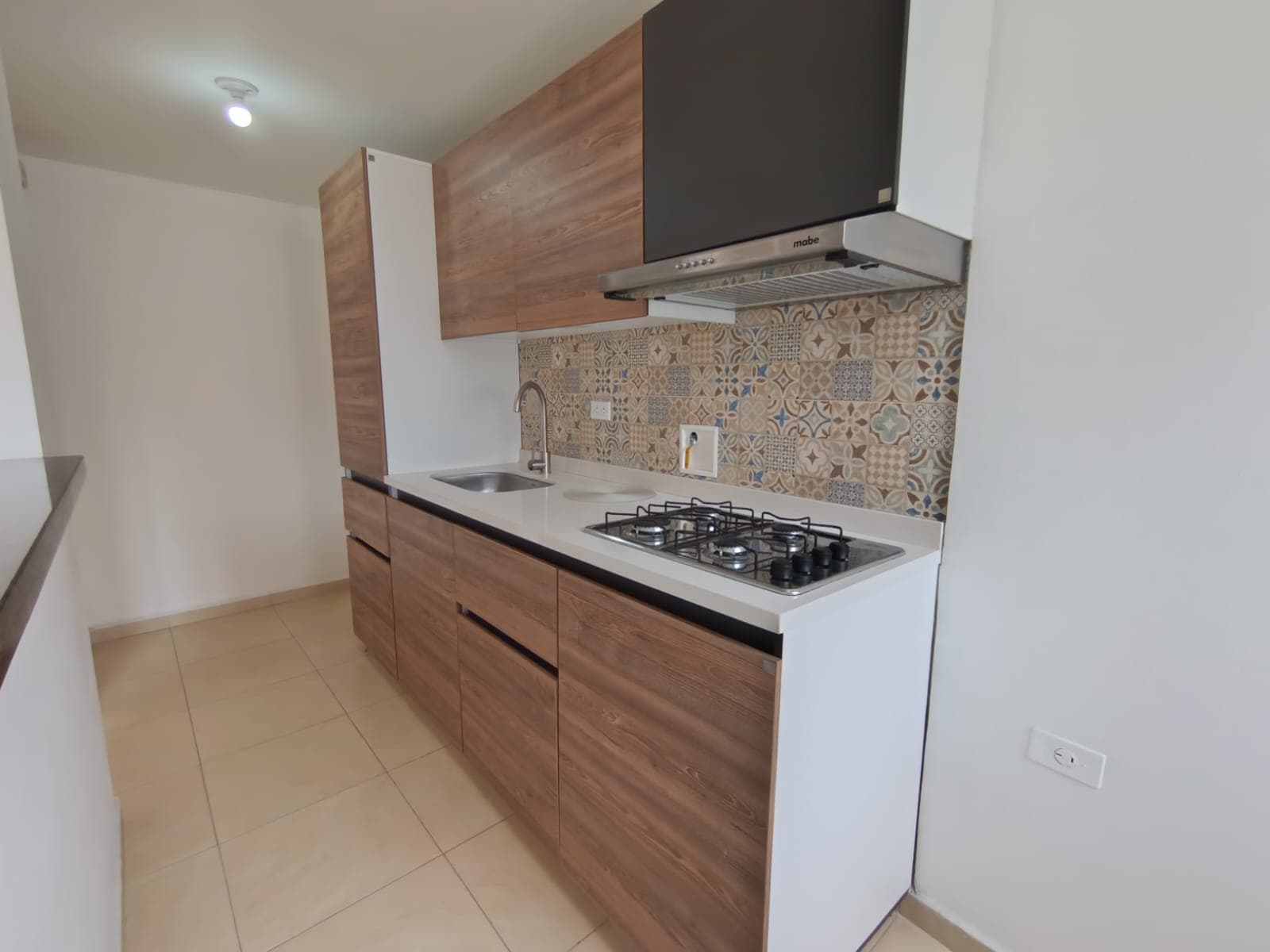 Apartaestudio en arriendo en Almería, La America, Medellín — foto 2 de 11