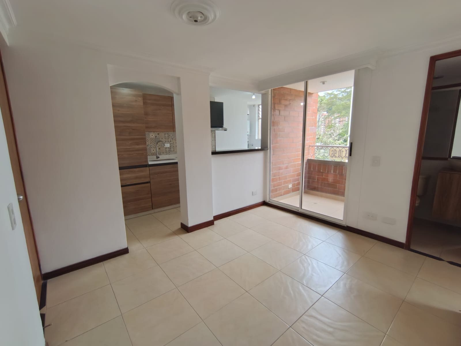 Apartaestudio en arriendo en Almería, La America, Medellín — foto 3 de 11