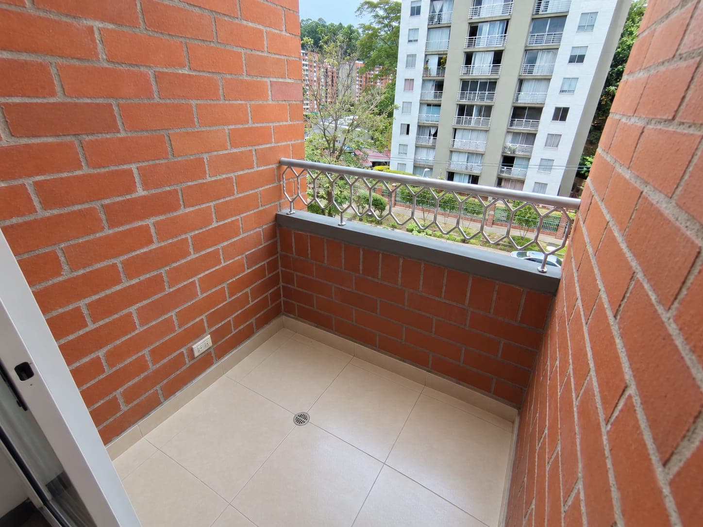 Apartaestudio en arriendo en Almería, La America, Medellín — foto 4 de 11