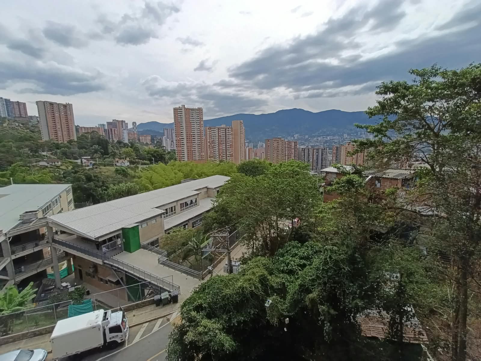 Apartamento en arriendo en Alto de las Flores, Envigado — foto 1 de 13