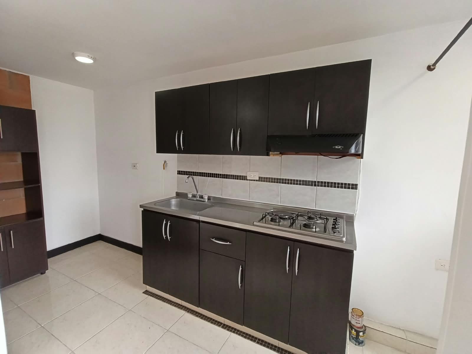 Apartamento en arriendo en Alto de las Flores, Envigado — foto 5 de 13