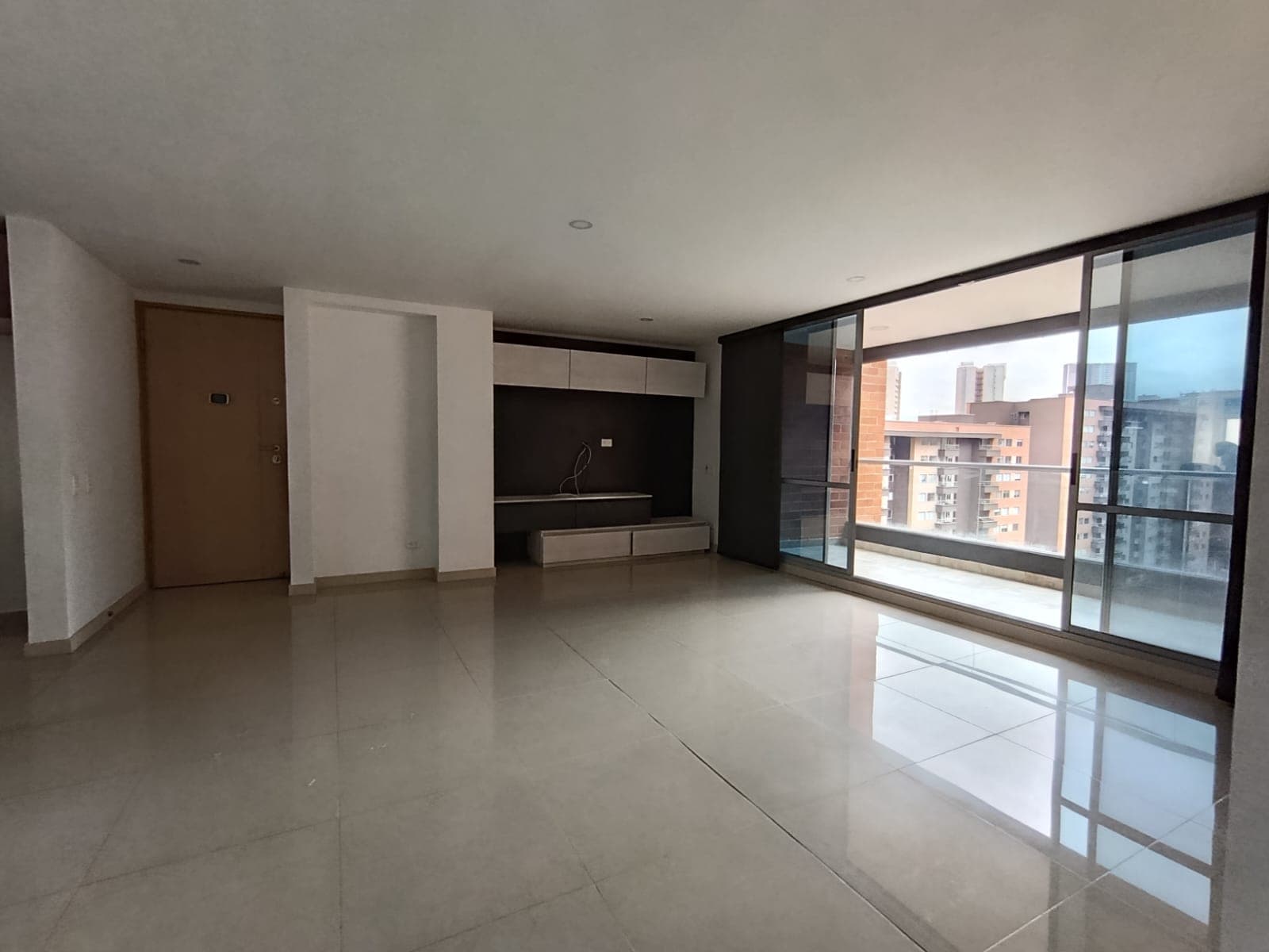 Apartamento en arriendo en Loma San José Sabaneta — foto 1 de 20