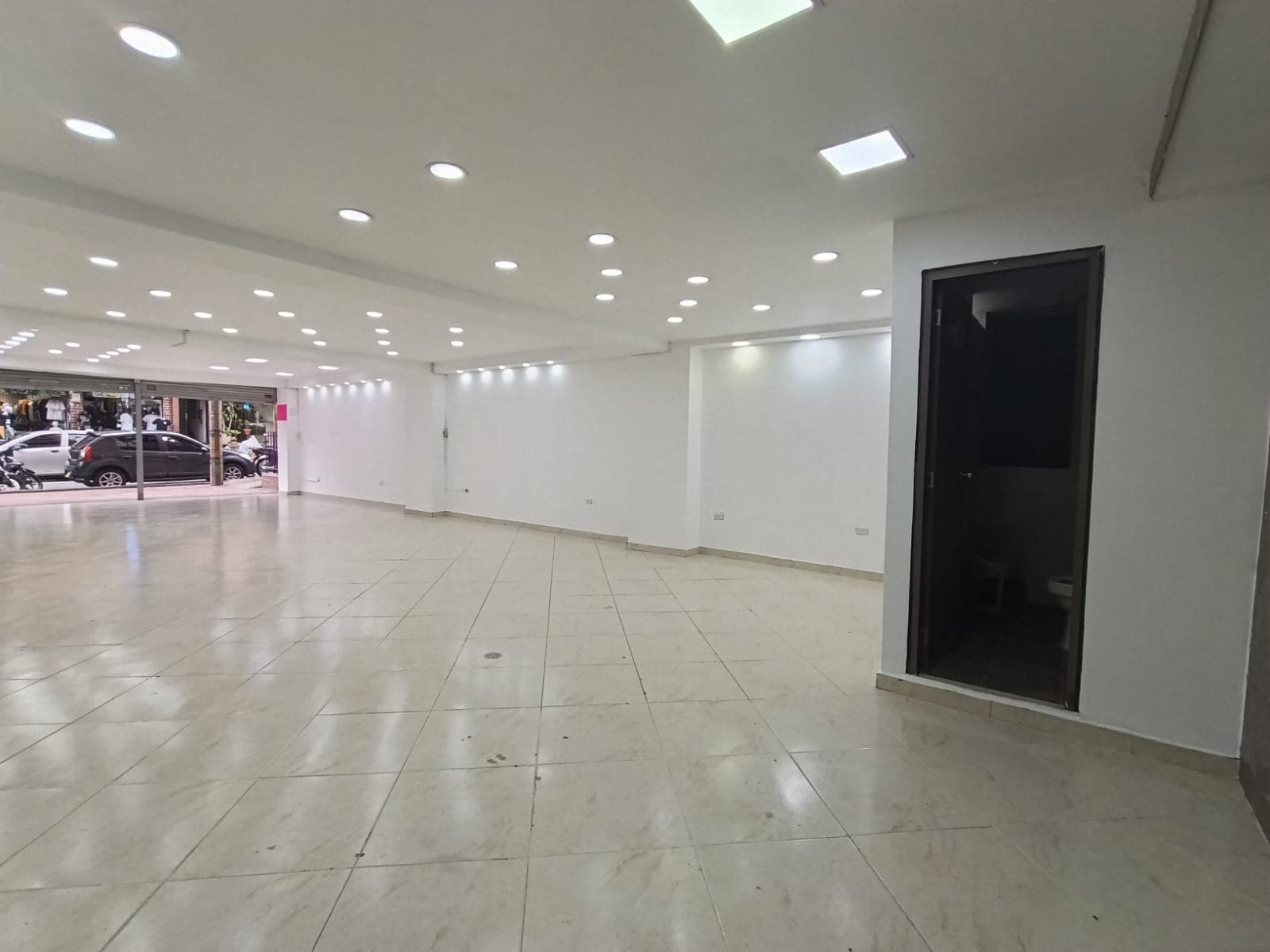 Local en arriendo en Centro de la Moda, Itagui — foto 3 de 10