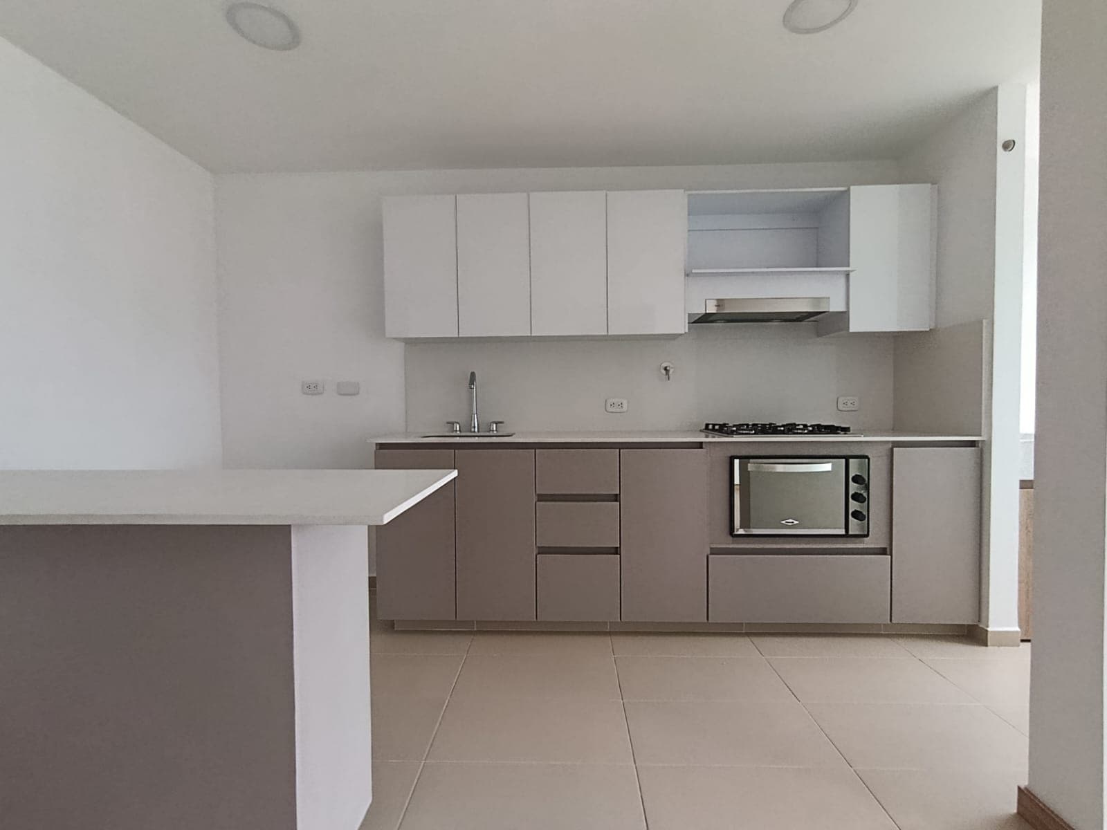 Apartamento en arriendo en El Carmelo Sabaneta — foto 2 de 16