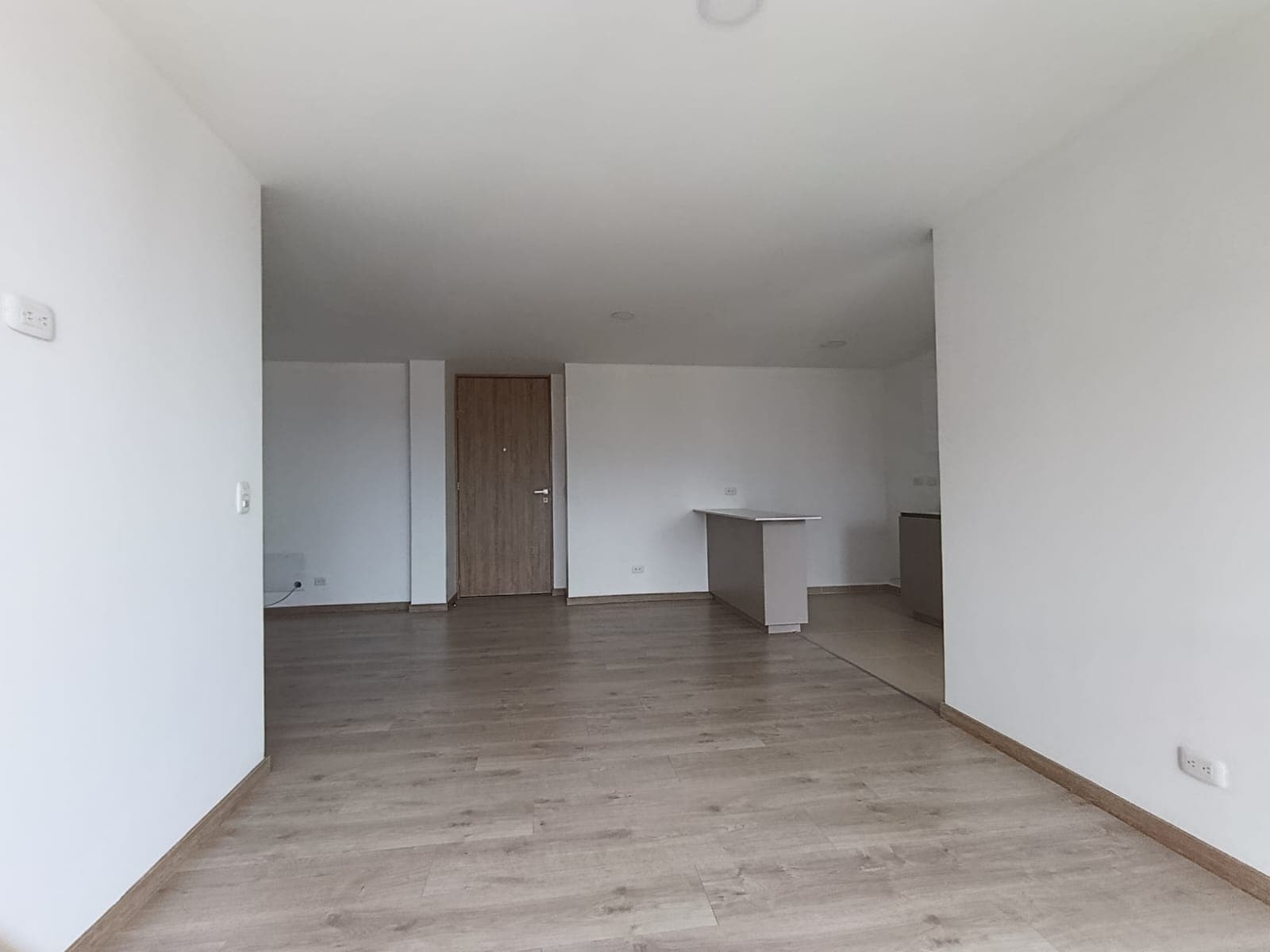 Apartamento en arriendo en El Carmelo Sabaneta — foto 3 de 16