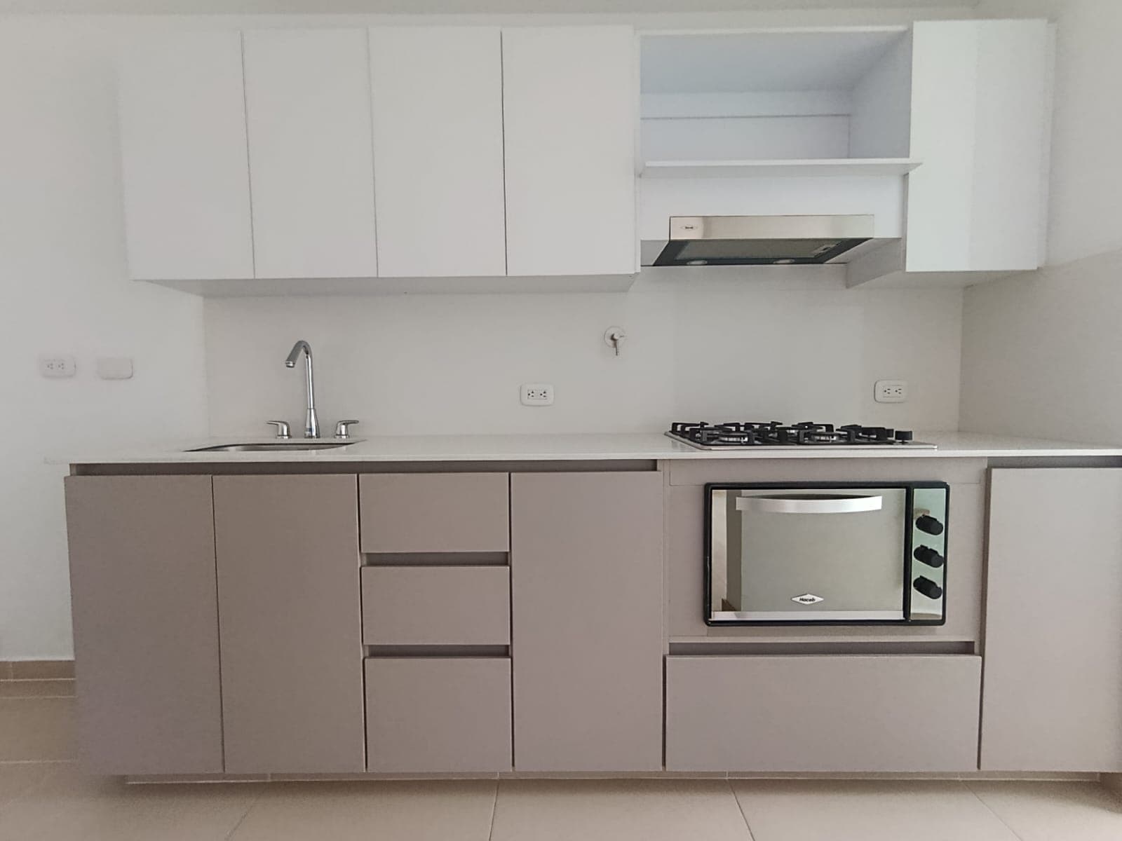 Apartamento en arriendo en El Carmelo Sabaneta — foto 4 de 16