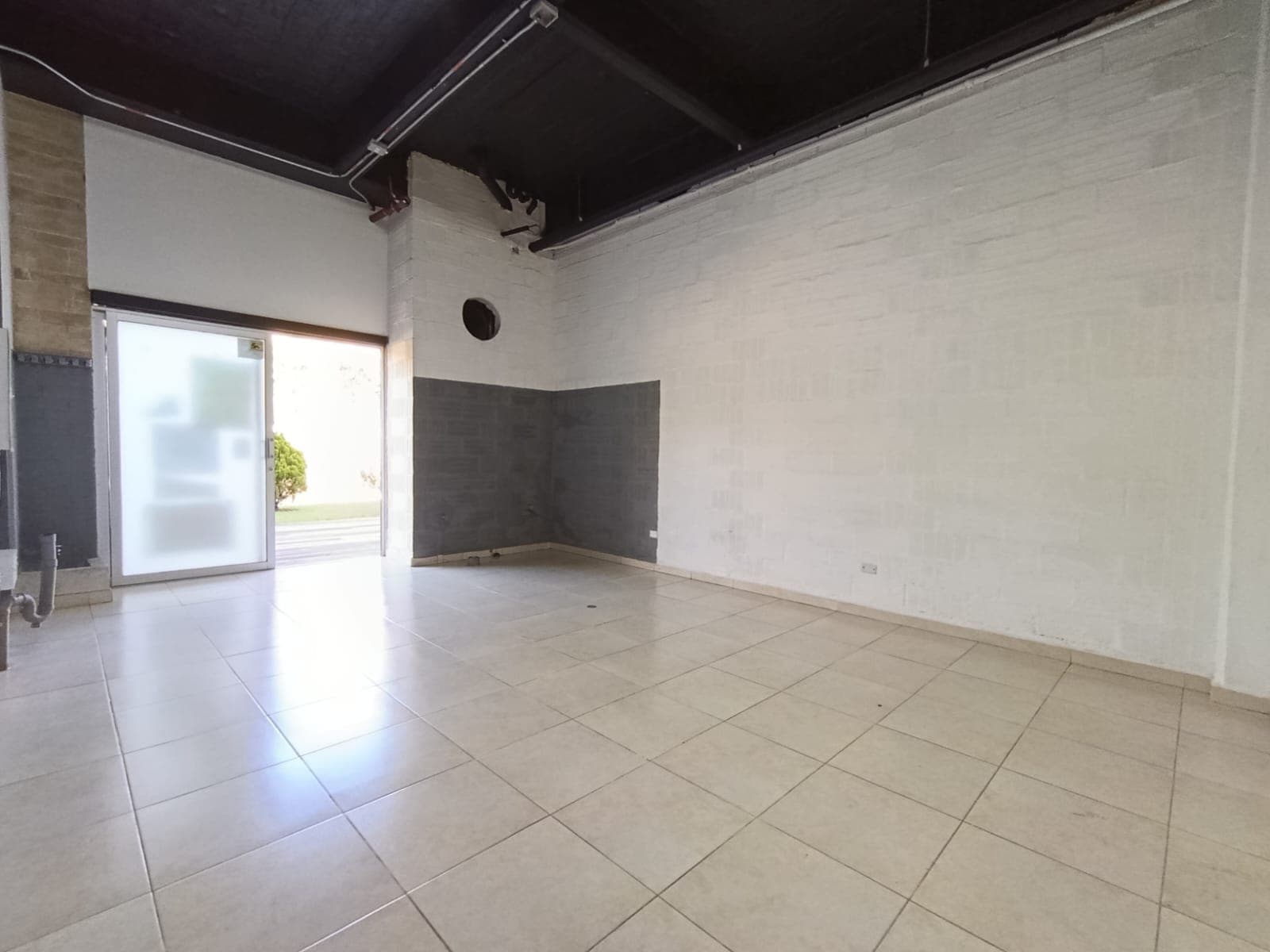 Local en arriendo en El Porvenir Rio Negro, Rionegro — foto 1 de 3
