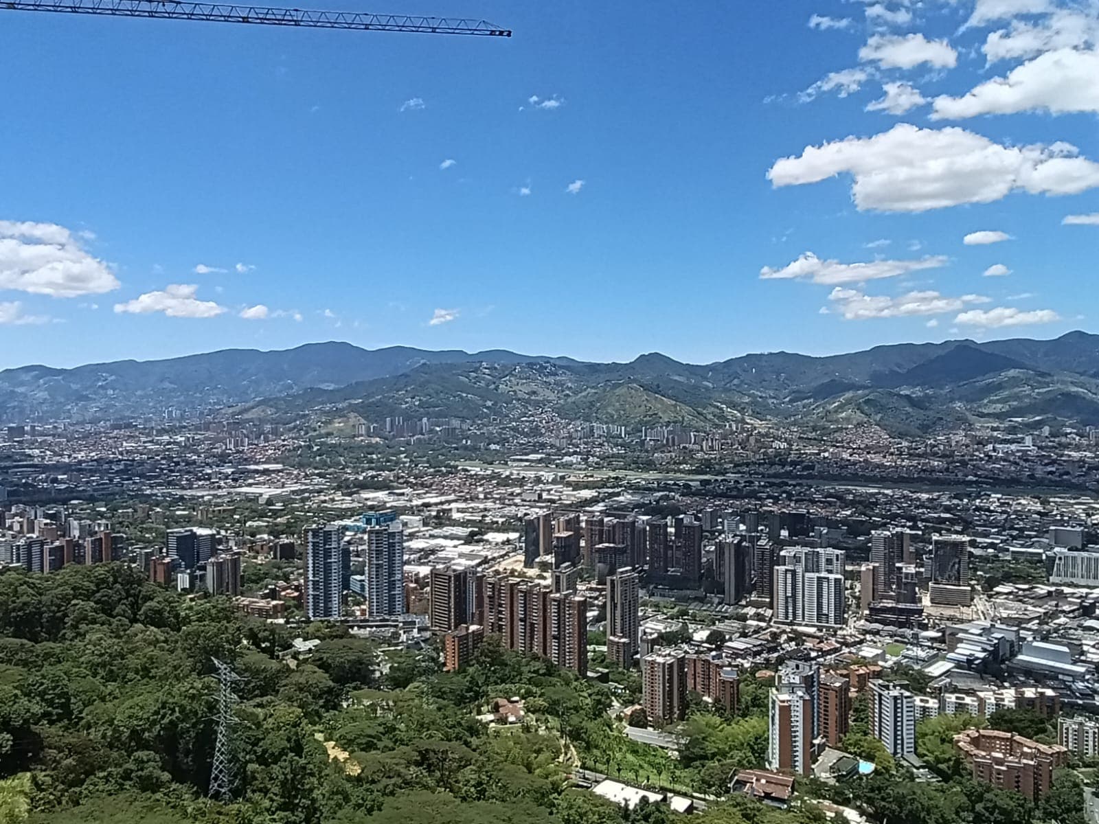 Apartamento en arriendo en Las Palmas Medellín, Centro — foto 1 de 13