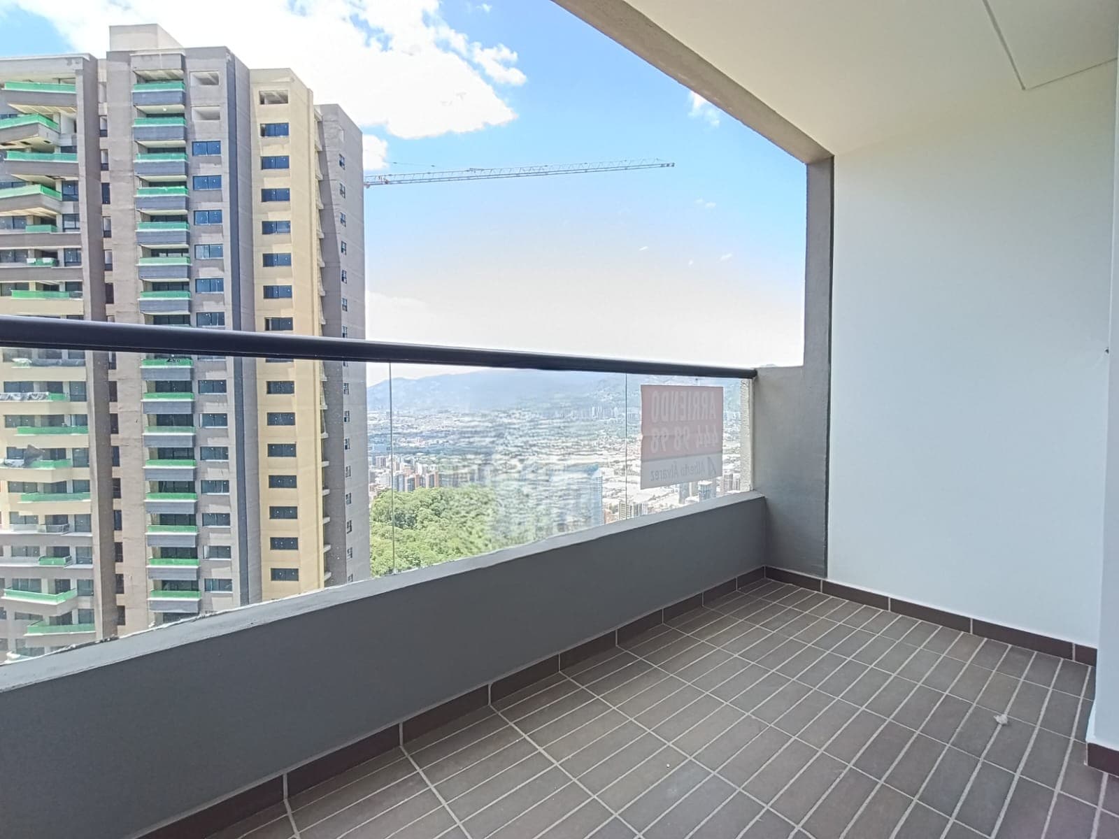 Apartamento en arriendo en Las Palmas Medellín, Centro — foto 2 de 13