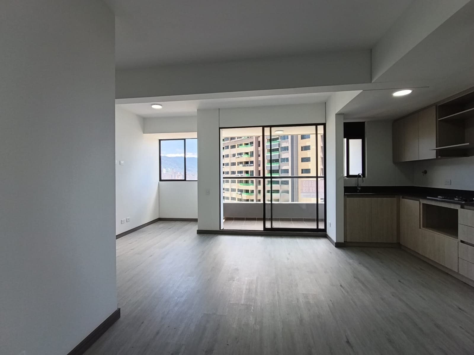 Apartamento en arriendo en Las Palmas Medellín, Centro — foto 3 de 13