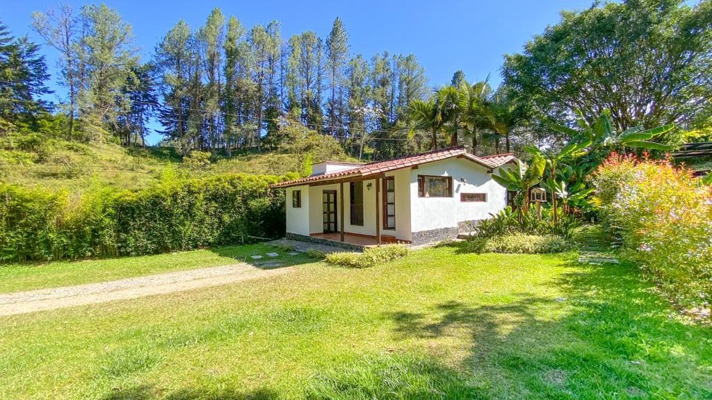 Casa Campestre en arriendo en Aeropuerto Jose María Cordoba, Rionegro — foto 1 de 20