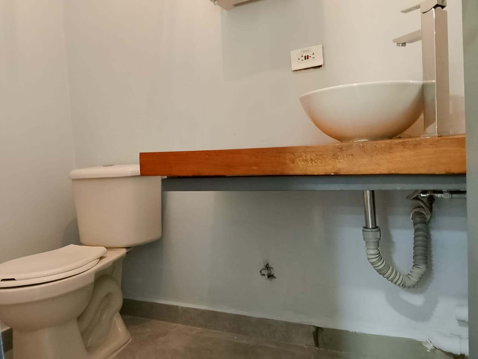 Local en arriendo en Belén Malibú, Medellín — foto 5 de 8