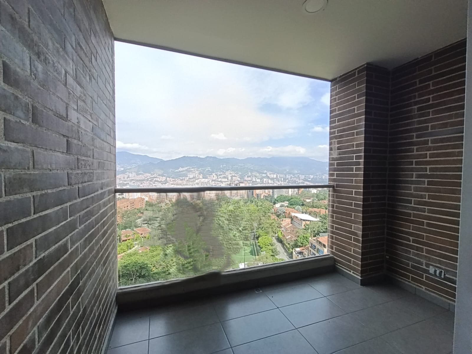 Apartamento en arriendo en Intermedia, Envigado — foto 3 de 20