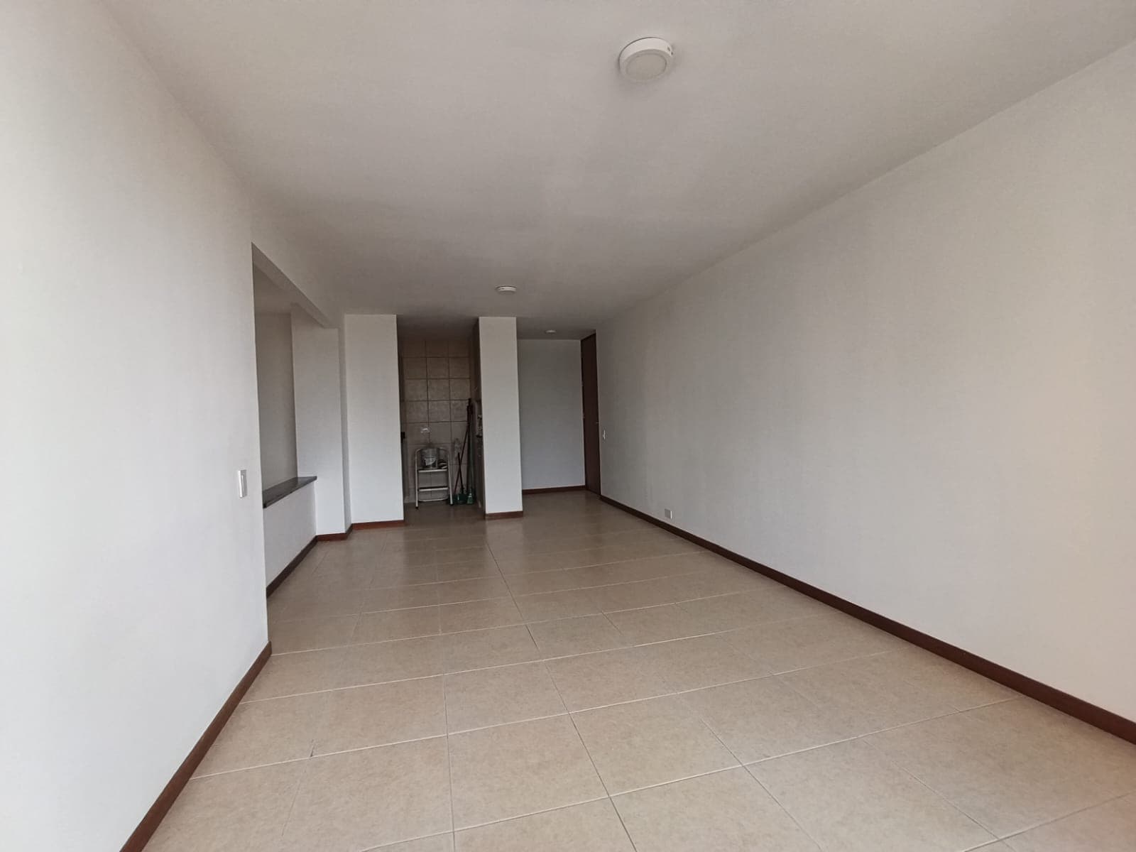 Apartamento en arriendo en Aguacatala, El Poblado, Medellín — foto 5 de 19