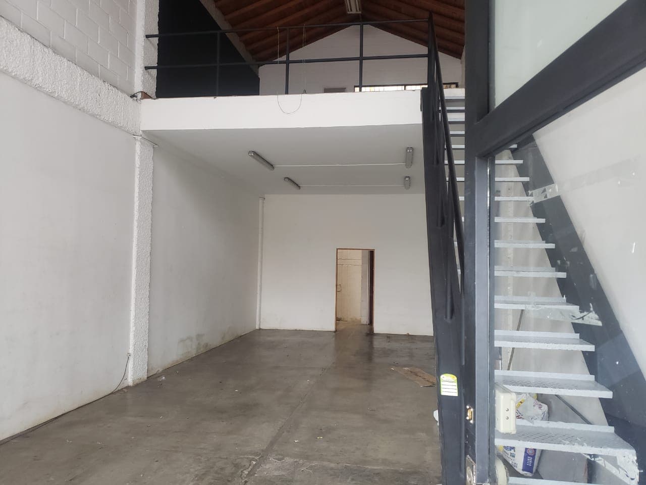 Local en arriendo en Medellín — foto 1 de 11