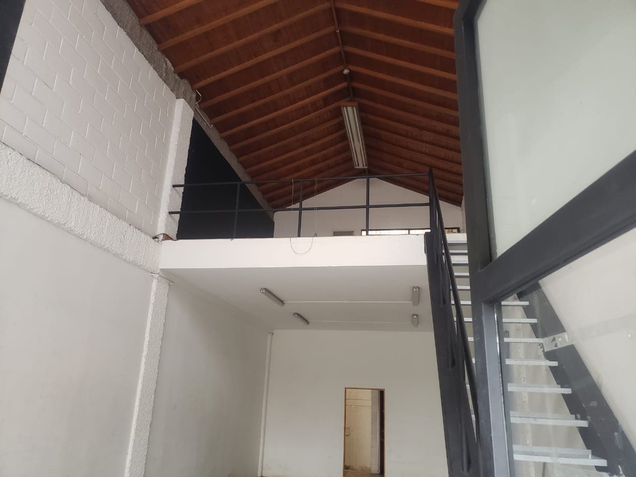 Local en arriendo en Medellín — foto 2 de 11