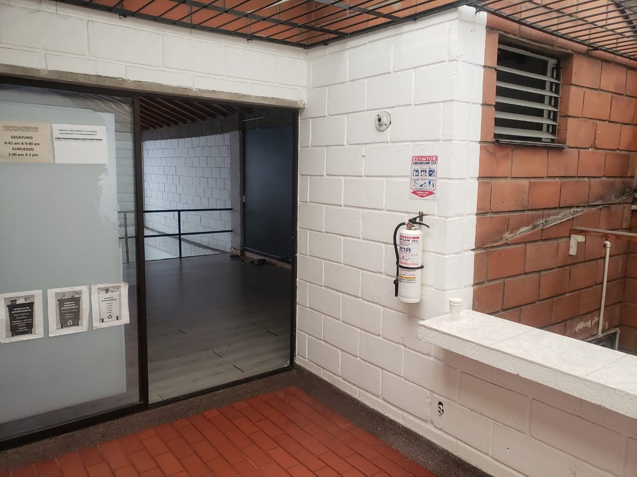 Local en arriendo en Medellín — foto 5 de 11