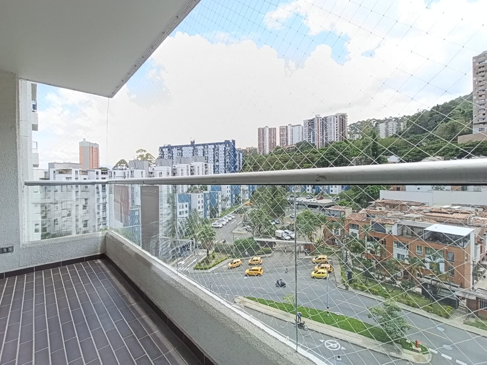 Apartamento en arriendo en Loma del Indio, El Poblado, Medellín — foto 1 de 13