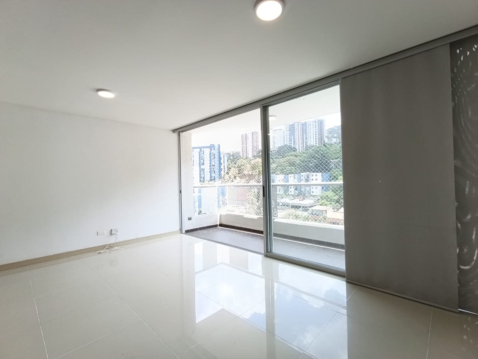 Apartamento en arriendo en Loma del Indio, El Poblado, Medellín — foto 3 de 13