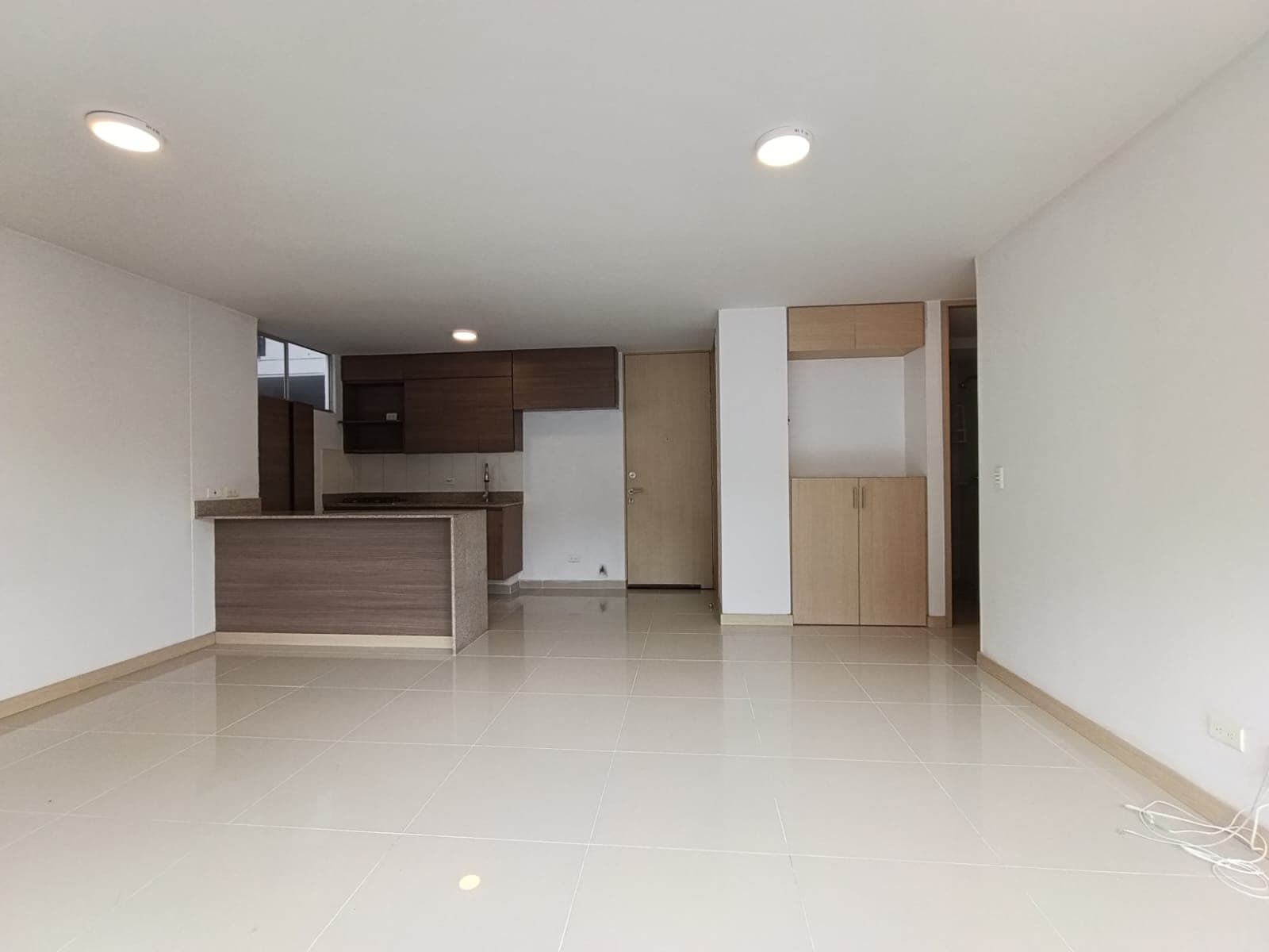 Apartamento en arriendo en Loma del Indio, El Poblado, Medellín — foto 4 de 13