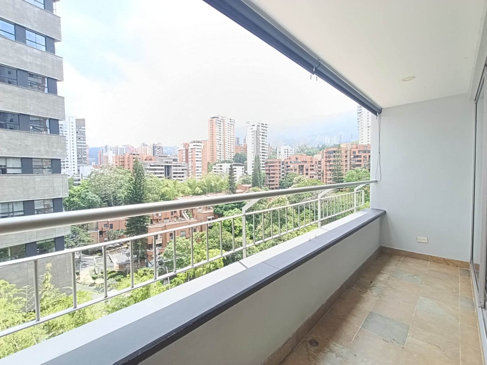 Apartamento en arriendo en Los Balsos, El Poblado, Medellín — foto 2 de 14