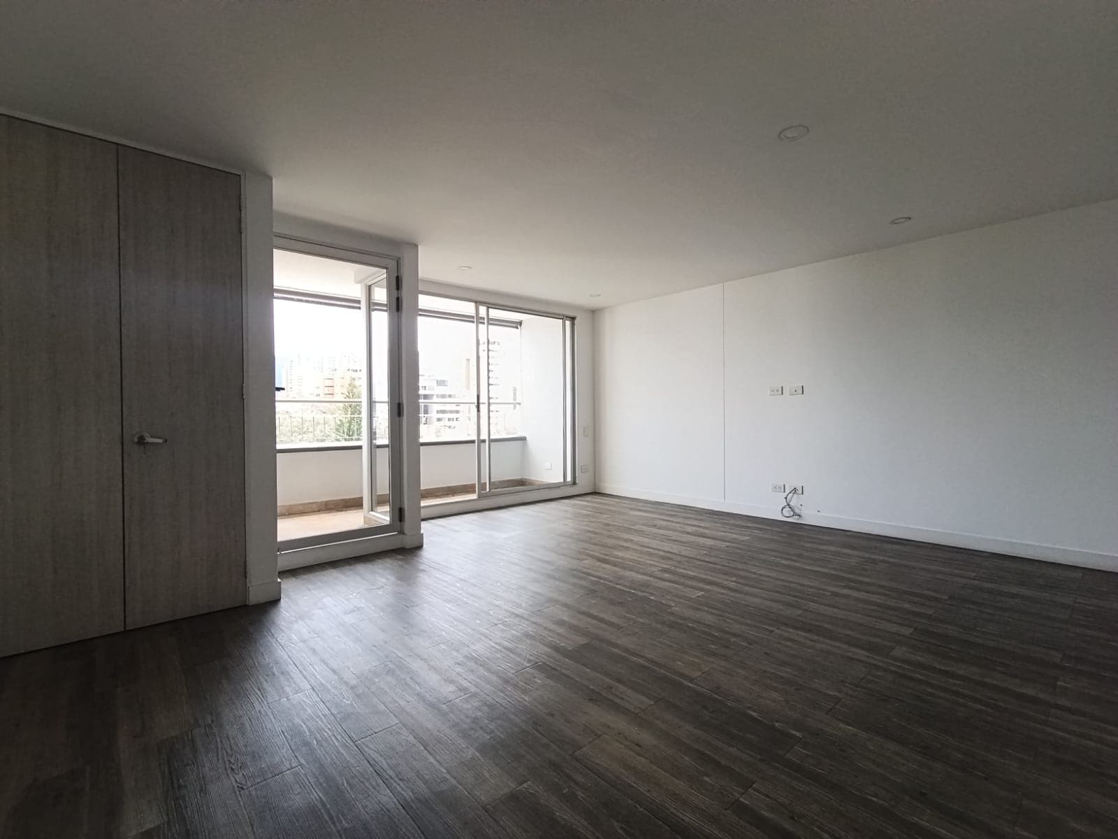 Apartamento en arriendo en Los Balsos, El Poblado, Medellín — foto 5 de 14