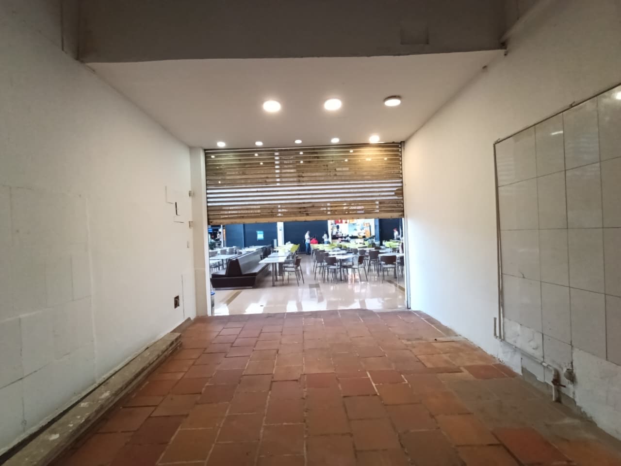 Local en arriendo en Medellín — foto 2 de 18