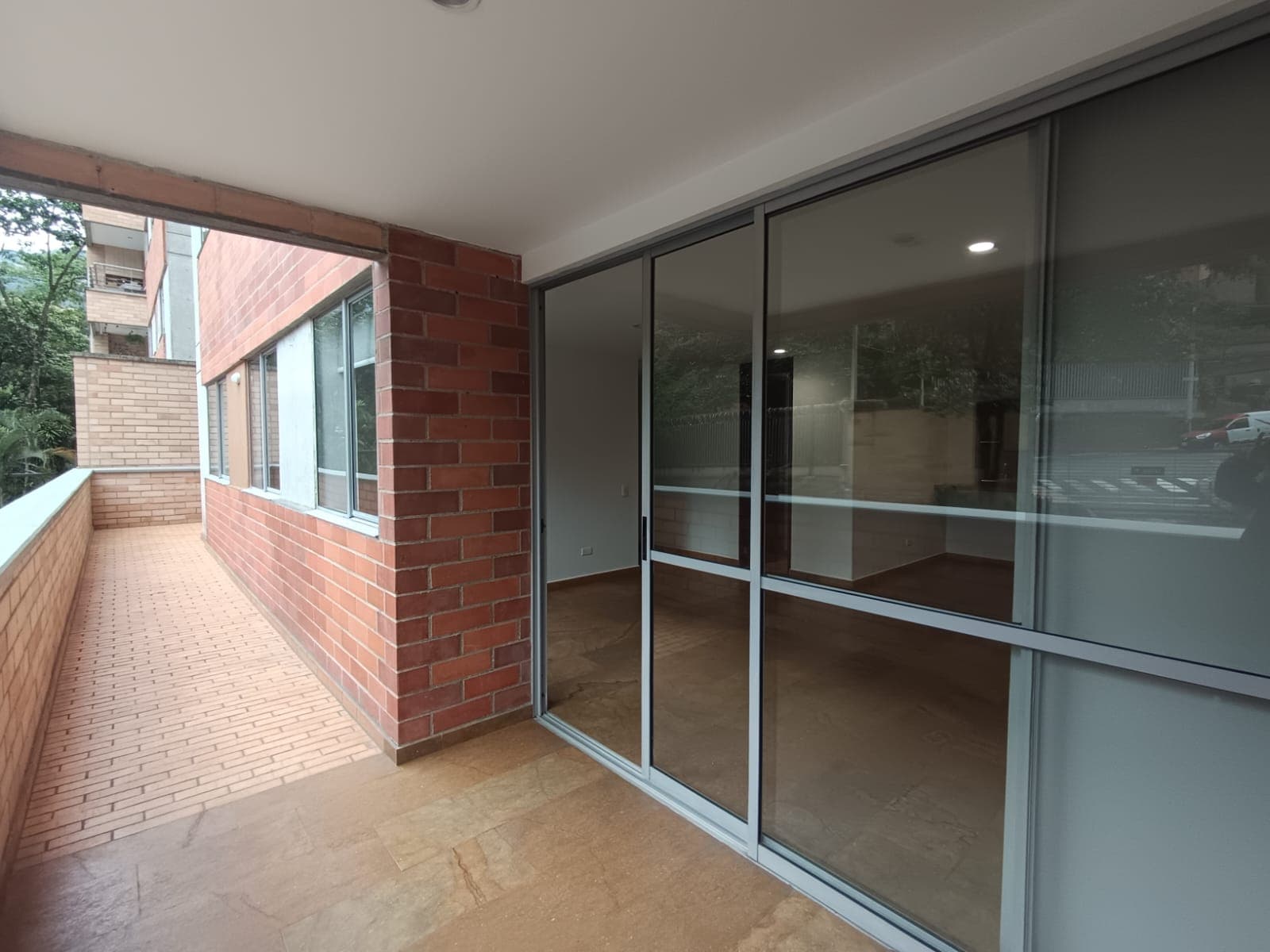 Apartamento en arriendo en Loma del Escobero Envigado — foto 1 de 19