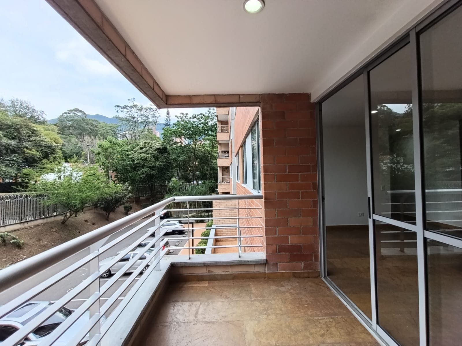 Apartamento en arriendo en Loma del Escobero Envigado — foto 1 de 16