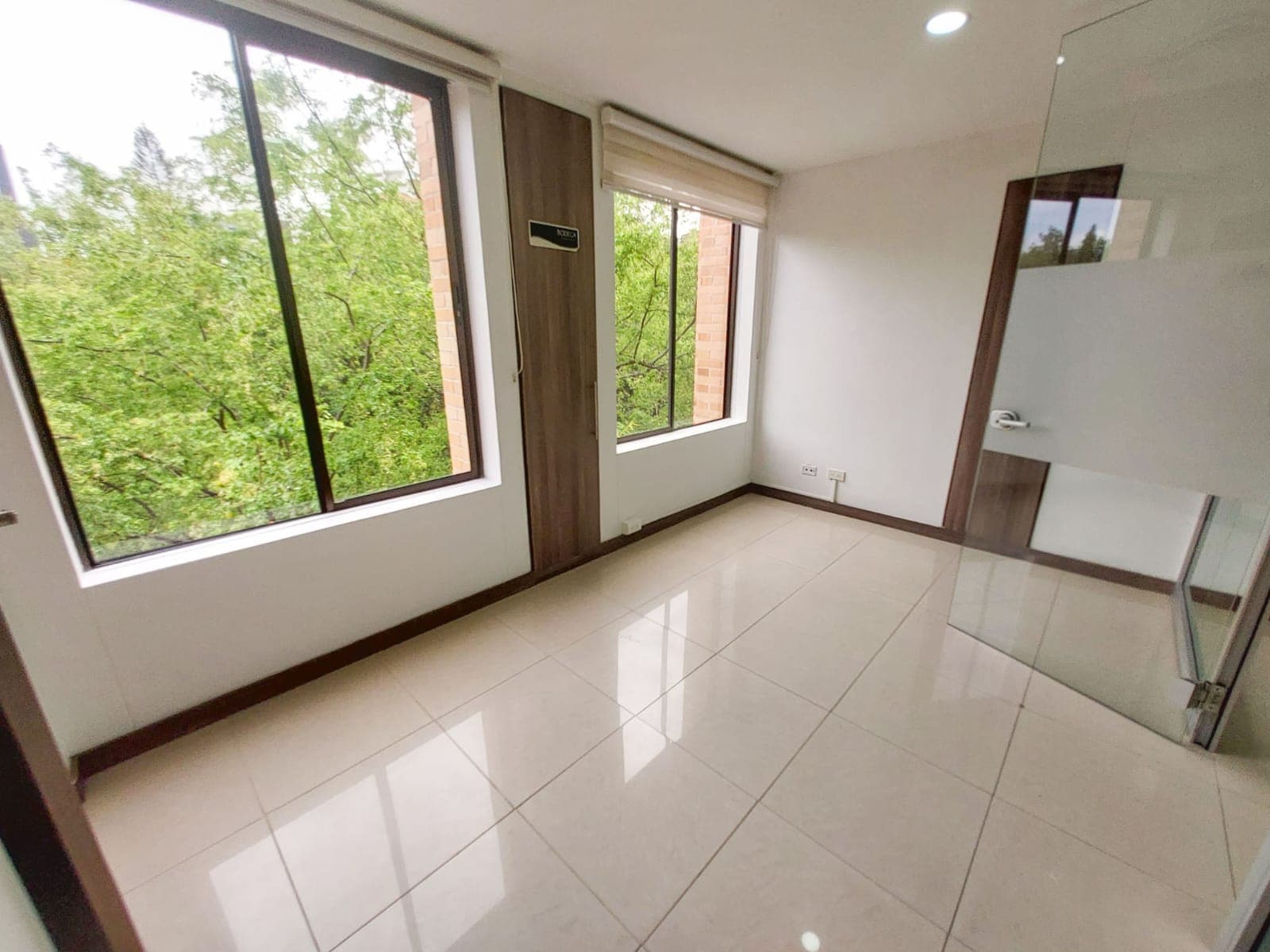 Oficina en arriendo en Milla de Oro, El Poblado, Medellín — foto 5 de 8