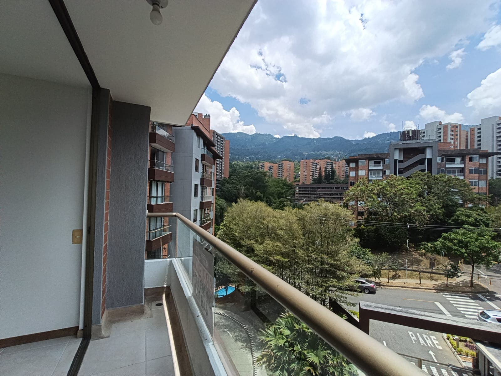 Apartamento en arriendo en Cumbres, Envigado — foto 1 de 20