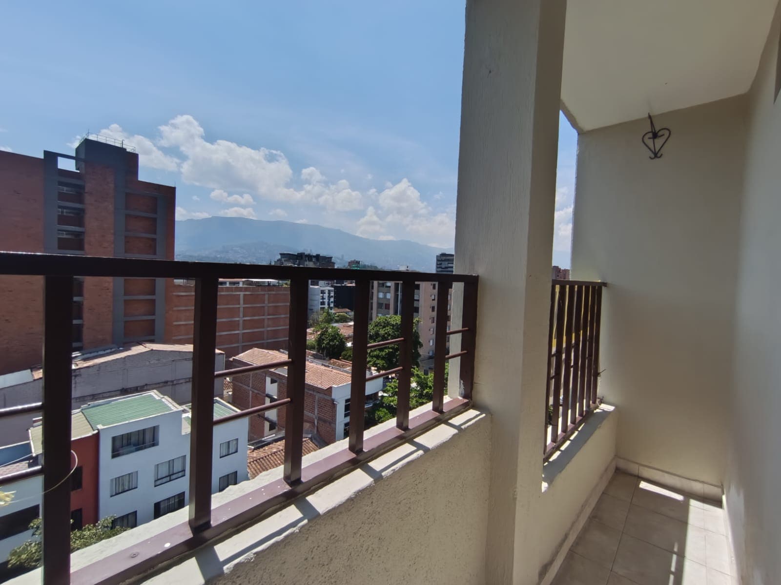 Apartamento en arriendo en Florida Nueva, Laureles, Medellín — foto 1 de 17