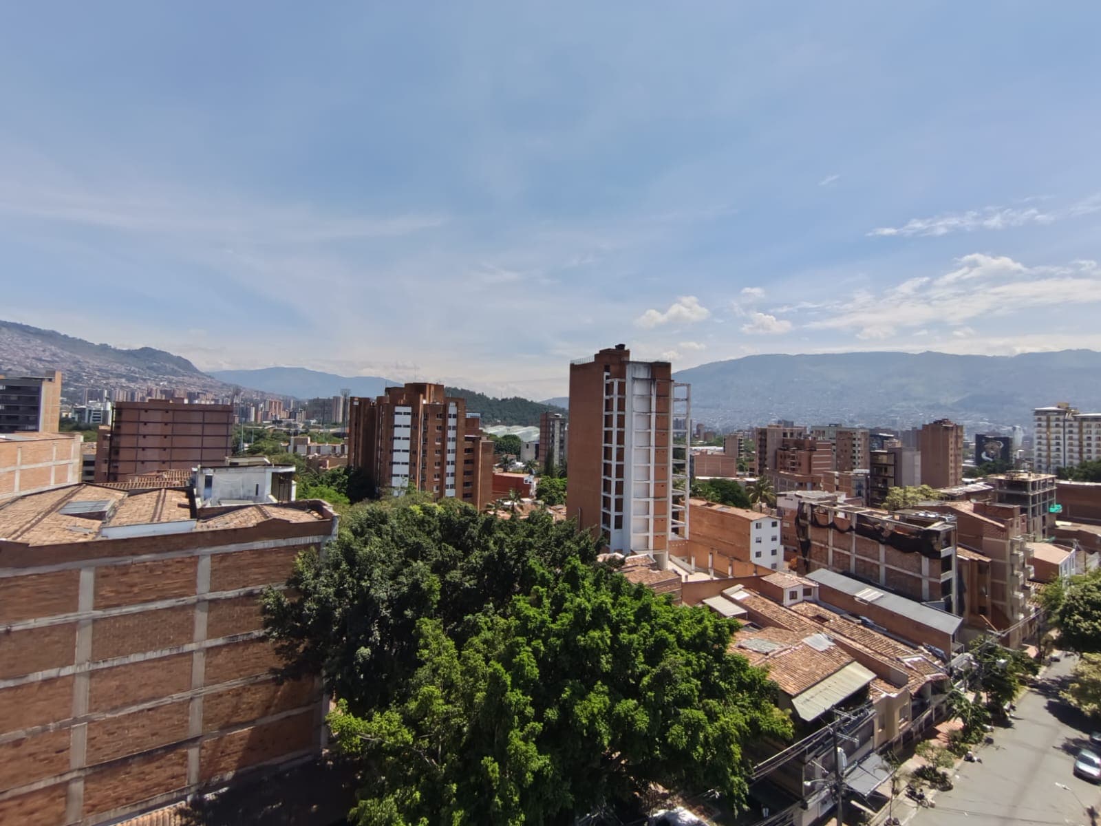 Apartamento en arriendo en Florida Nueva, Laureles, Medellín — foto 2 de 17