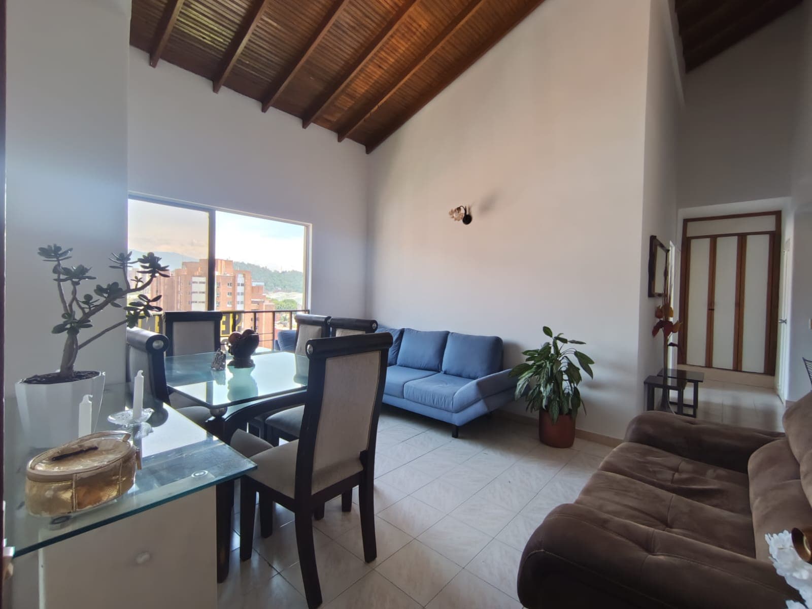 Apartamento en arriendo en Florida Nueva, Laureles, Medellín — foto 3 de 17
