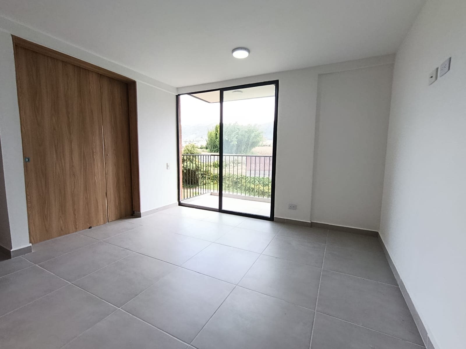 Apartamento en arriendo en El Carmen de Viboral — foto 5 de 8
