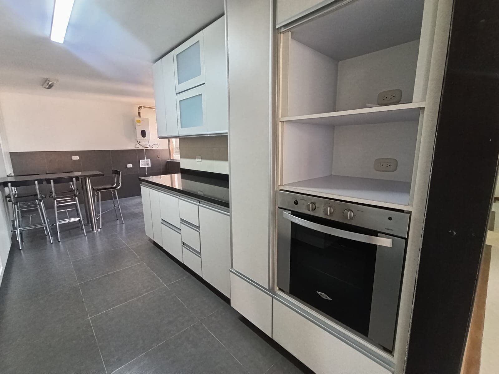 Apartamento en arriendo en Conquistadores, Laureles, Medellín — foto 3 de 20