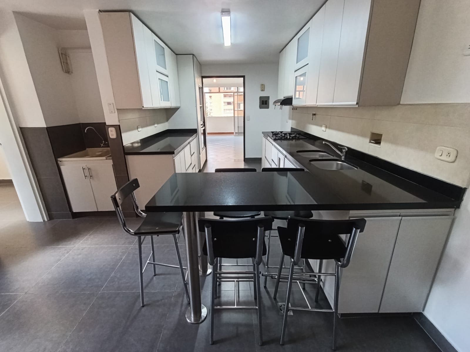 Apartamento en arriendo en Conquistadores, Laureles, Medellín — foto 4 de 20